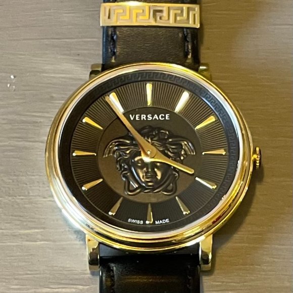 Versace Women's V-Circle Medusa Watch - Picture 6 of 7